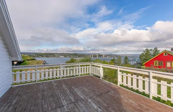 位於市中心的3卧室獨棟房屋-300平方米|帶2個獨立浴室