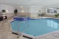 DoubleTree by Hilton Hotel Jefferson City - Pools