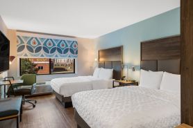 Tru by Hilton Greensboro