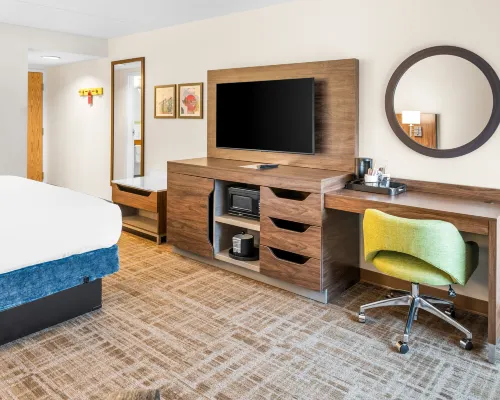 Hampton Inn Grand Rapids-North Hotels near Greyline Brewing Co.