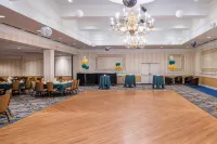 Holiday Inn Express & Suites Pittsfield-Lenox-Berkshires by IHG