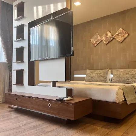 Liv Suit Hotel