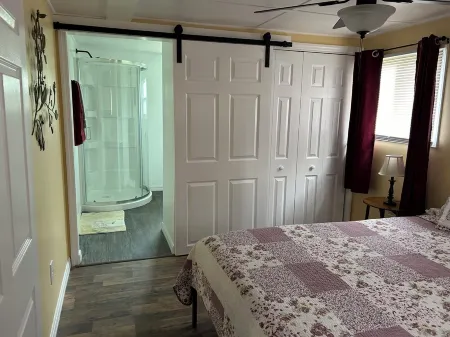 Fogarty Hideaway - Dunn's Creek & St. Johns River 2 Bdrm and 2 Bath.