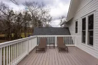 Creek-side retreat in the woods, perfect for families seeking quality time
