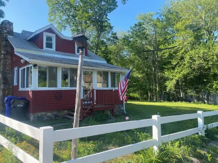 Cabin Love at the Lake