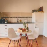 Spa! Fireplace! Bush views! Walking distance to Daylesford. The perfect getaway