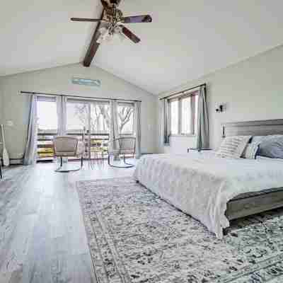 Mineola Manor Lake House Rooms
