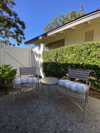 Quiet Wine Country Club Retreat - Sleeps 4 Отели рядом с достопримечательностью «The Hess Collection Winery & Art Museum»