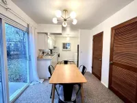 Charming Mid Century 2-Bedroom with Parking 1 Mile from the Big House & Downtown