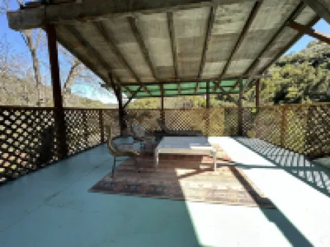 Panoramic Loft with Deck, Private Trails and Creek Hotels in Topanga