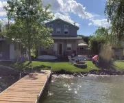 True Lakefront! Parking, C. Air, Kayaks, Summer Days Still Left! Pontoon Option. - Wi-Fi