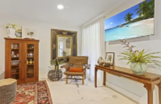 Elegant Studio, 5 Min Walk to Main Street’s Antique Shops & Restaurants!