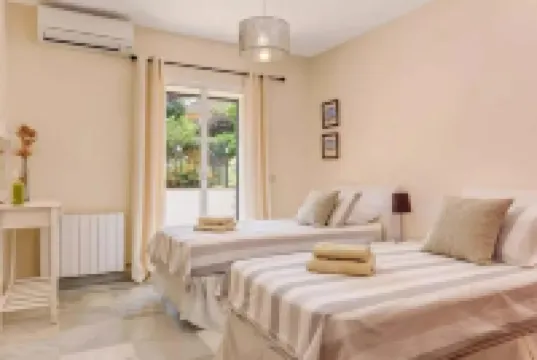 Beautiful Villa set in a quiet cul-de-sac close to all amenities