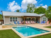 4BDRM W/Private Pool & Hot Tub - Walk to Town Square, Minutes to Wineries!