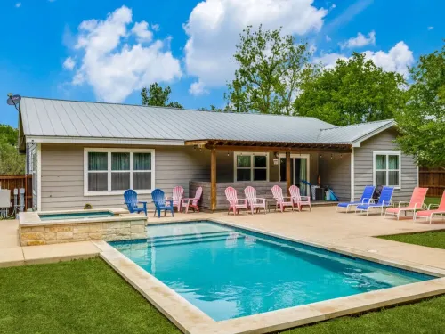 4BDRM W/Private Pool & Hot Tub - Walk to Town Square, Minutes to Wineries!