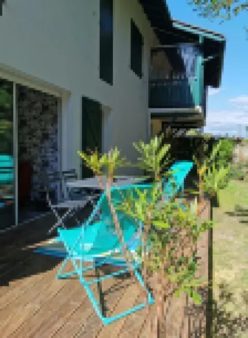 Biarritz charming two-room apartment with garden and parking!