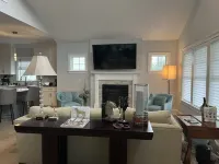 Location and Luxury. Beautiful In town Home near Race Track , SPAC & Restaurants