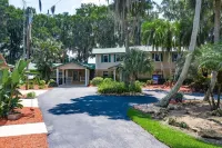 Windy Point Estate - On Lake Istokpoga-5bdr. 5 1/2bath 7 beds. Amazing grounds