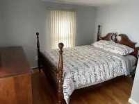 Peaceful Lakefront Living – 3-Br Home with Breathtaking Views; Pet & Smoke-Free 베를린 차터 타운쉽 호텔