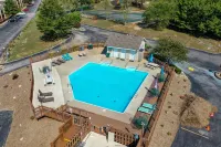 NO STAIRS•Next to SDC & Table Rock Lake•King Master• 2beds 2baths•20ft Patio