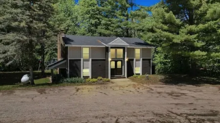 Newly Renovated Lakeview Oasis!