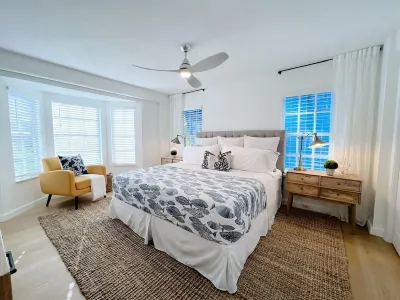 BEAUTIFULLY DESIGNED OCEANFRONT CONDO Hotels in Tavernier