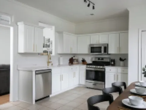 Family & Pet Friendly Modern Townhouse Hotels in Alabaster