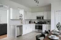 Family & Pet Friendly Modern Townhouse Hotels in Alabaster