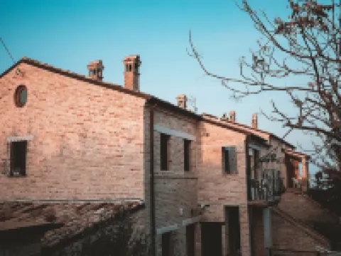 5 minutes from the sea, panoramic terrace and swimming pool - The cugnolo wagon Hotels in Fermo