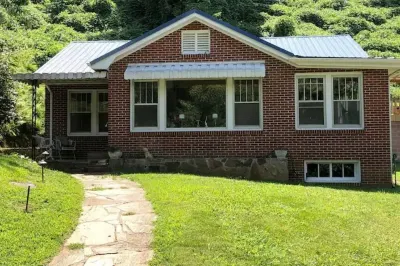 Awesome House in Downtown Sylva!