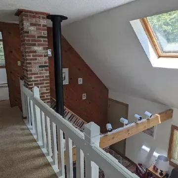 White Mountain Chalet; great for skiers, hikers & families!