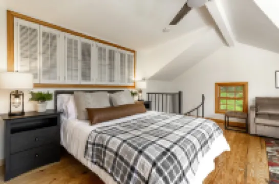 Stone Creek Cottage: PSU Creekside home on Spring Creek