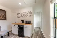 Charming guest studio in the heart of Liberty Hill Hotels in Liberty Hill