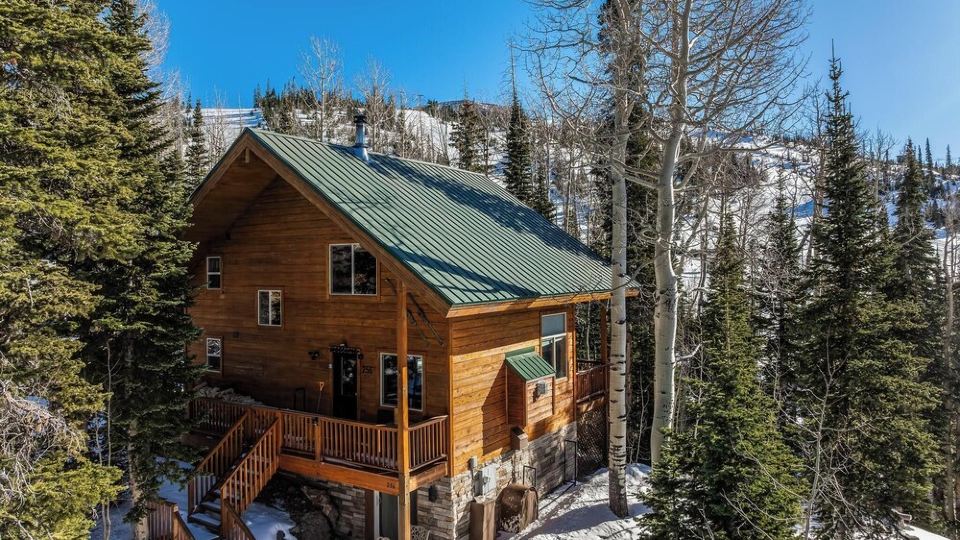 Cozy Ski in-Ski Out Cabin, Private Hot Tub. 4Bd+Loft 3BTH Resort View BL20281
