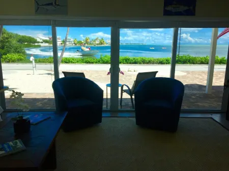 WOW! PRIVATE POOL, OCEAN FRONT, & DOCK Sister house next-door VRBO#1034656