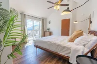 Gorgeous Lake View! HotTub & FirePit & Lake access & King beds