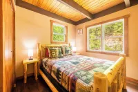 No Pet Fees!! Secluded, Family Friendly, Mountain Cabin with Hot Tub Hotels in der Nähe von Sims Point