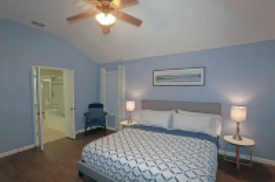 Cozy, Warm, Pool, BBQ, 2 KingBeds, Sleep 11 Hotels in Corinth