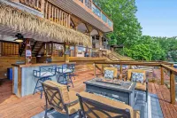 Spacious LF Home-Million Dollar Views with 26 Foot Slip, Kayaks, Sups and More! - 4 tähden