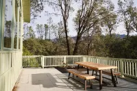 Beautiful and spacious A Frame "Cabin" in Kernville near river and lake isabella