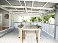 Bay Breeze Manor: Grand 5BR Queenslander Haven Hotels in Wynnum