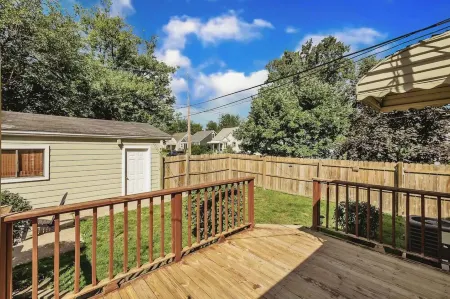 Cozy- Stylish 2 bd with fenced in back yard w/ Firepit Отели в г. Ферндейл