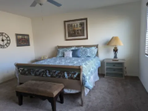 River Close, Newer Home! Great Neighborhood Minutes from Laughlin! Close to All!