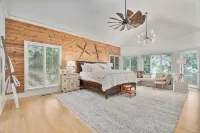 Big Canoe Mountain Home with Spectacular Mountain Views - Game room!