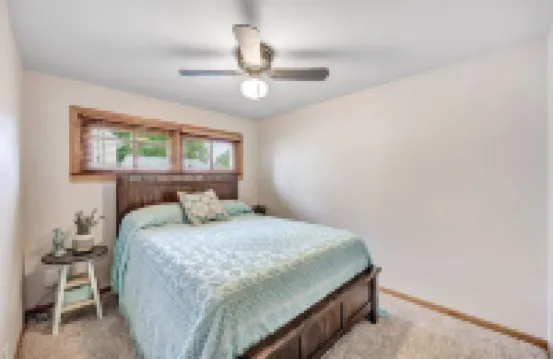 Well maintained home. Close to events. EAA, Packer games, Mile of Music.