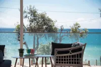 Beach Front Haven with 180 Degree Views