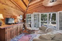 1940s Cottage Stunner Large Studio w/loft feel dog friendly