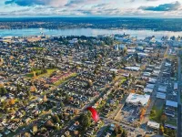 Cozy Newly Remodeled Cottage Minutes from Ferry! Peaceful Retreat!