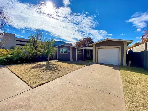 Downtown Cottage walking distance from Medical Center Hospital & Starbucks