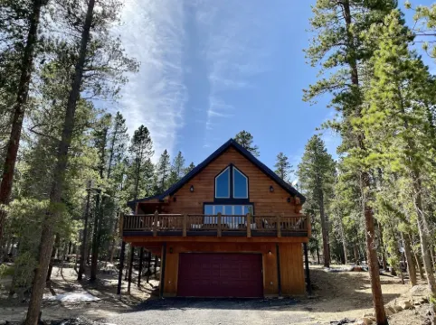 The Fabulous Black Hawk Log CabinFamily and Pet - friendly